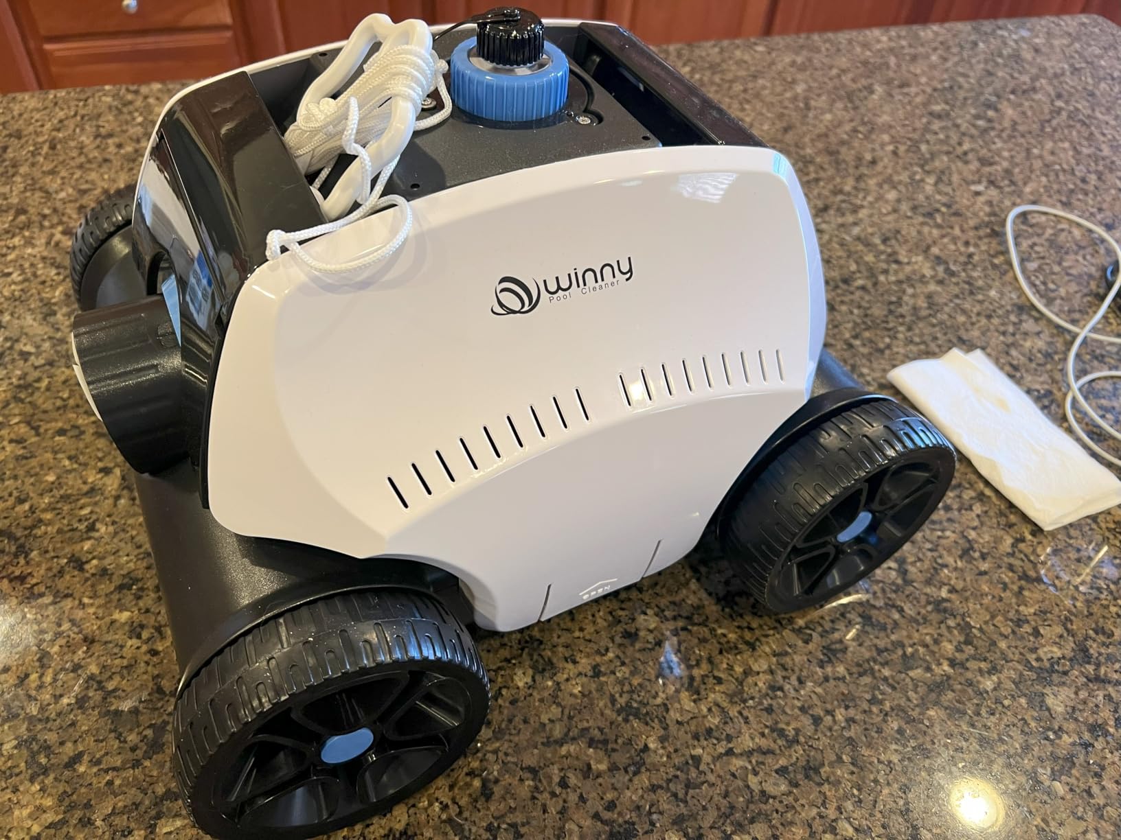 Winny Pool Cleaner-OS300 Pro Cordless Robotic Pool Vacuum, One Knob Start customer photo 1