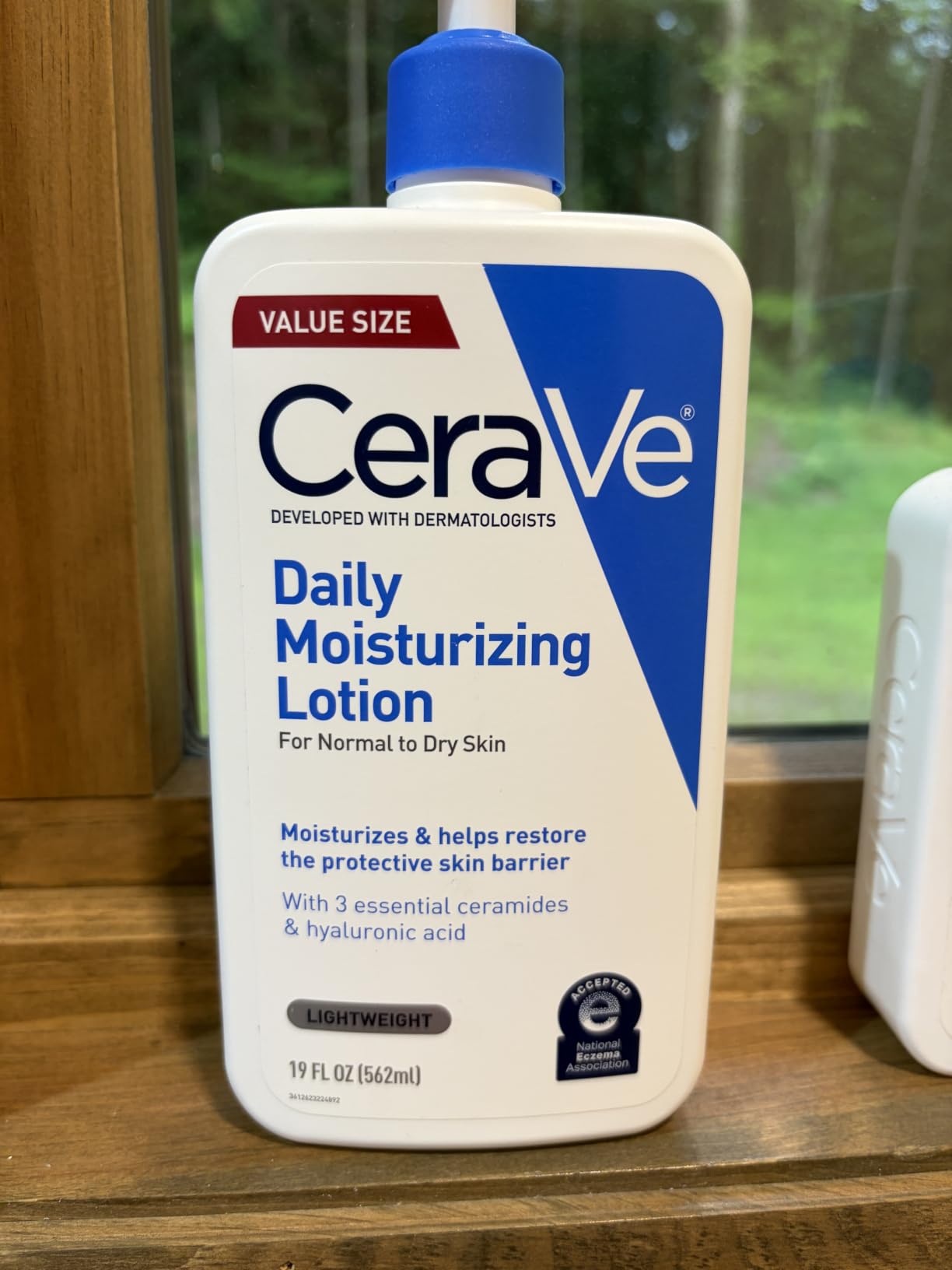 CeraVe Daily Moisturizing Lotion, Face and Body Lotion, Skin care, 12oz customer photo 1