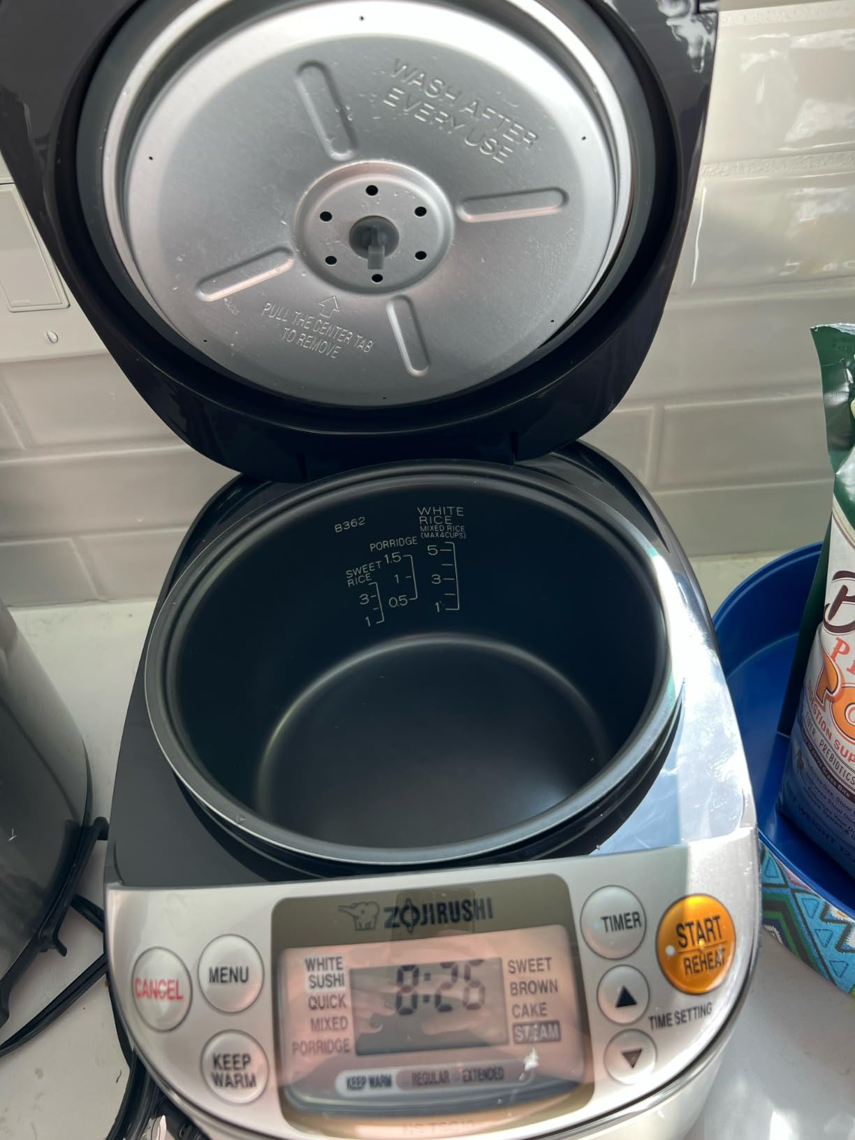 Zojirushi Ns TSC10 5.5 Cup Micom Rice Cooker and Warmer, 1.0l customer photo 1