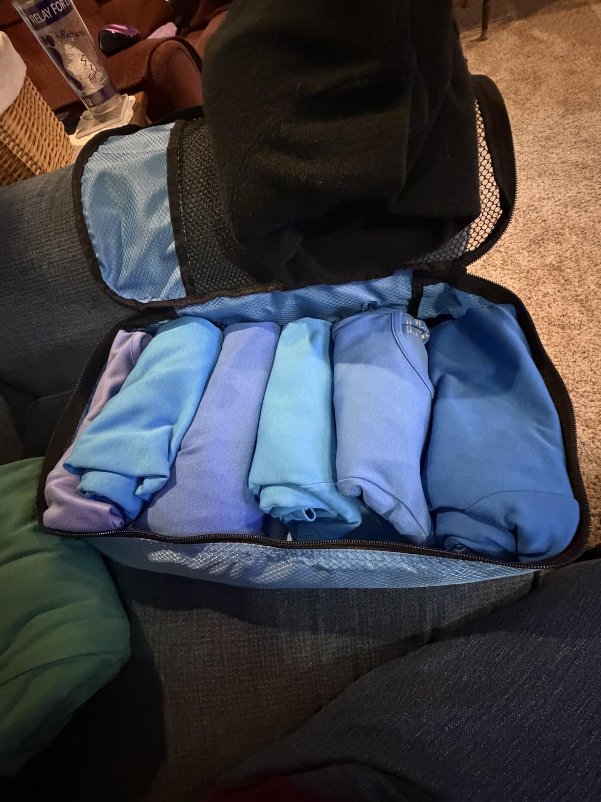 Amazon Essentials 4-Piece Space-Saving Packing Cubes Travel Accessories Set, Luggage Organizer with Double Zipper, Mesh Top, Small, Black (Previously Amazon Basics) customer photo 1