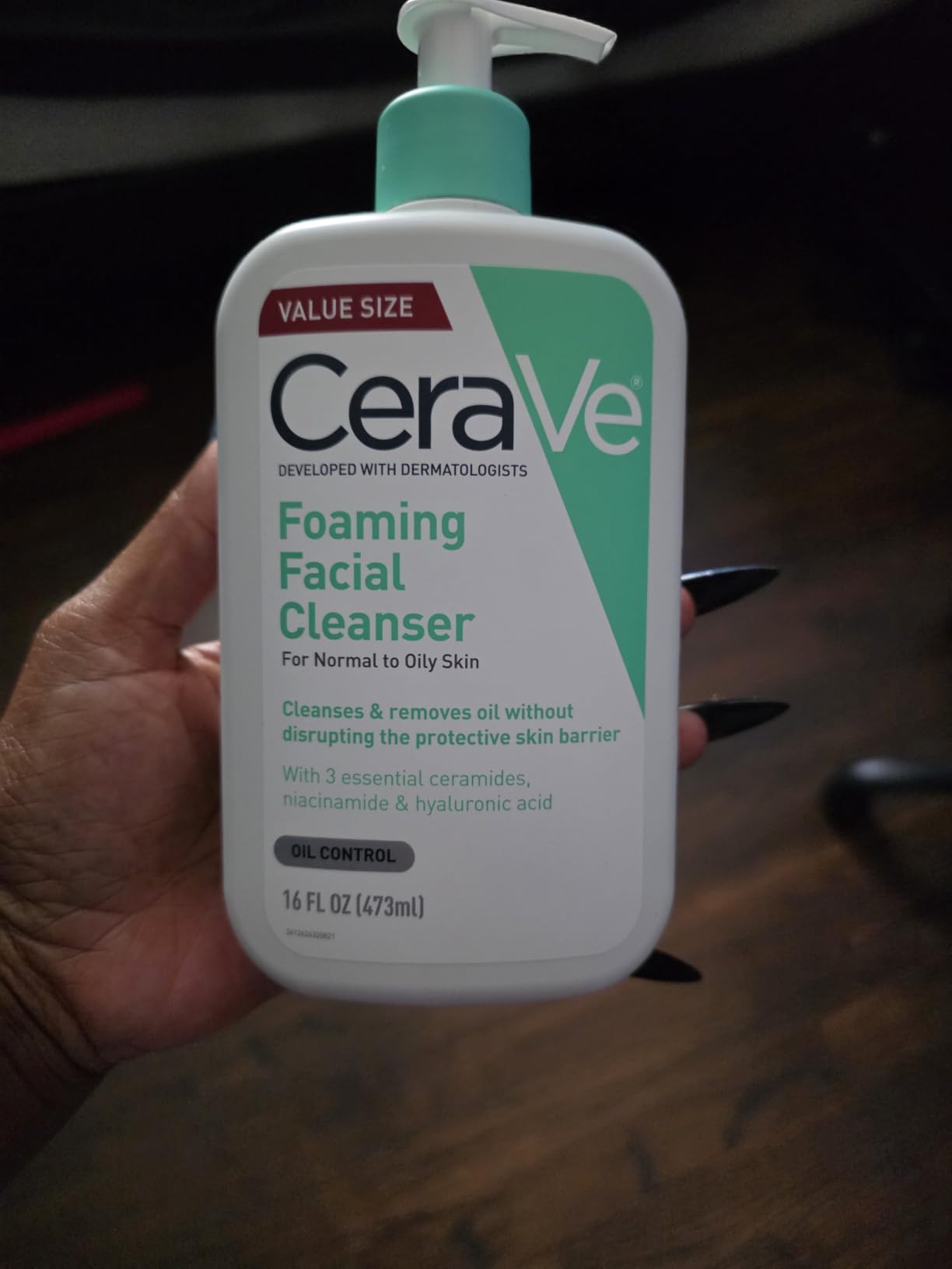 CeraVe Foaming Facial Cleanser, Face Wash for Oily Skin, 16fl oz customer photo 2