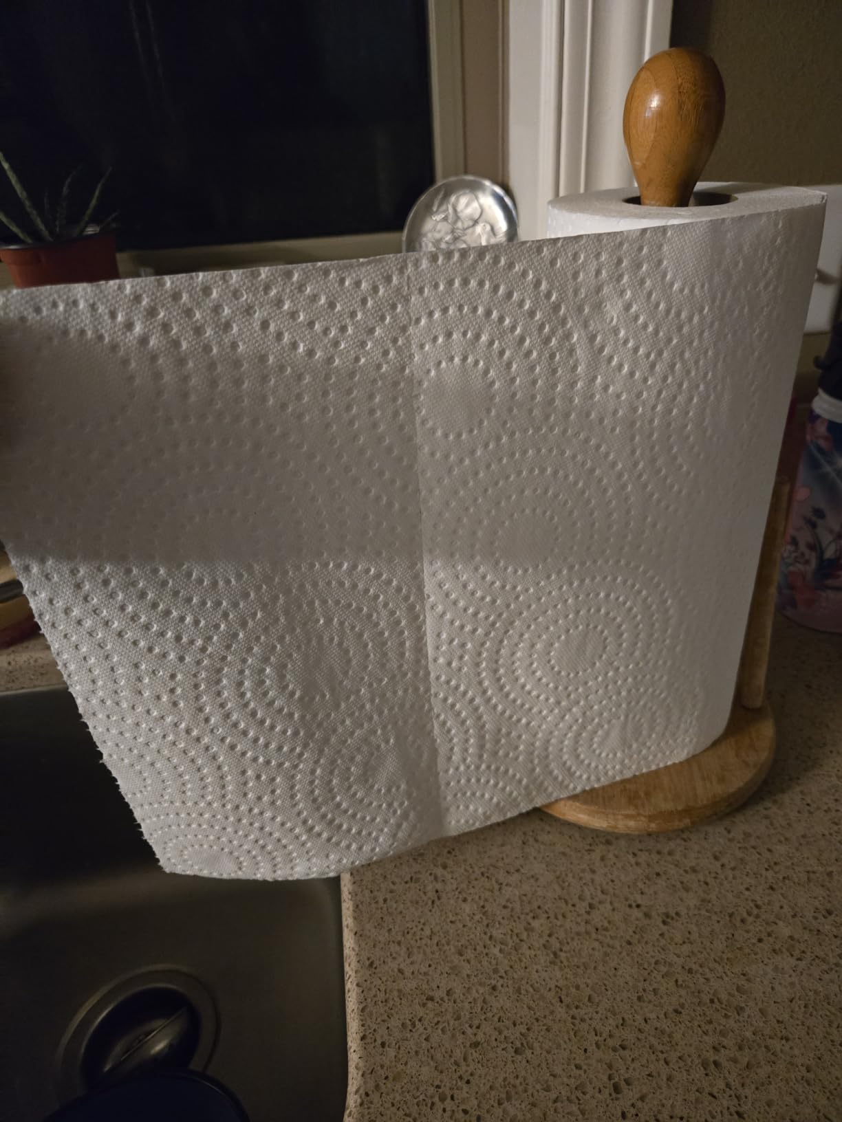 Amazon Brand - Presto! Ultra-Strong Premium Paper Towels, 158 Sheet Huge Roll - Flex-a-Size, 12 Rolls (2 Packs of 6), Equivalent to 38 Regular Rolls, White customer photo 2