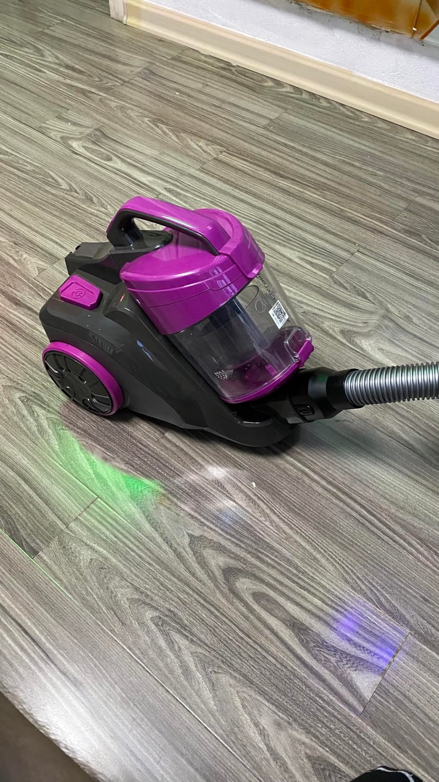 OVENTE Bagless Canister Vacuum Cleaner with Accessories, Black ST2620B customer photo 1