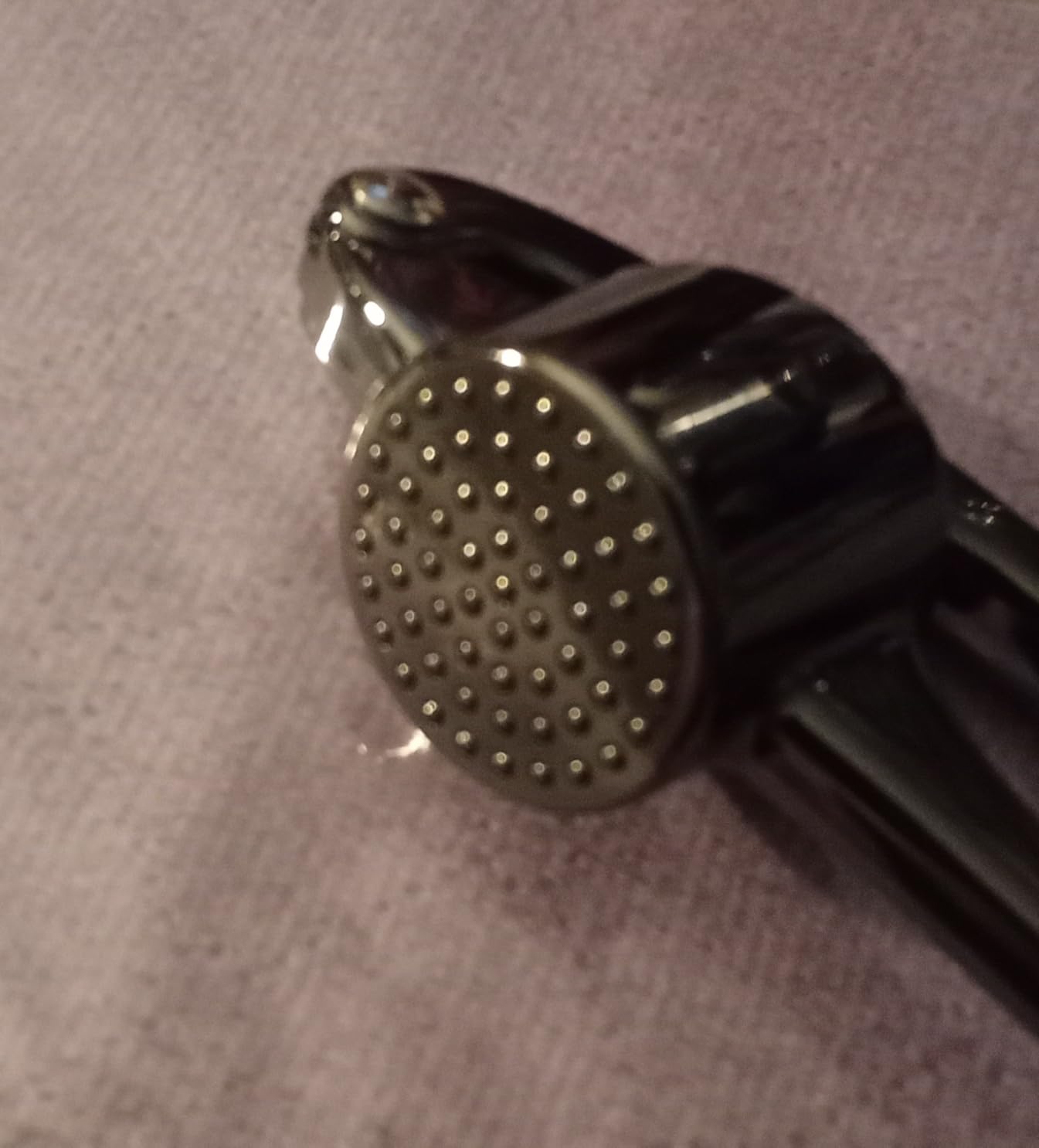 Zulay Kitchen Premium Garlic Press Set - Rust Proof Professional Garlic Mincer Tool - Easy-Squeeze, Easy-Clean with Soft, Ergonomic Handle - Silicone Garlic Peeler & Brush (Silver) customer photo 2