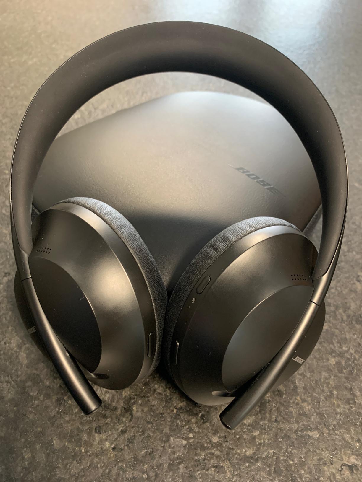 Bose Headphones 700, Noise Cancelling Bluetooth Over-Ear Wireless Headphones with Built-in Microphone for Clear Calls and Alexa Voice Control, Silver Luxe customer photo 1