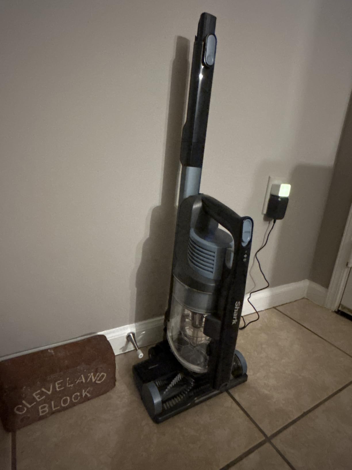 Shark Pet Cordless Stick Vacuum, 40-Min Runtime, Lightweight, Grey, IX141 customer photo 1