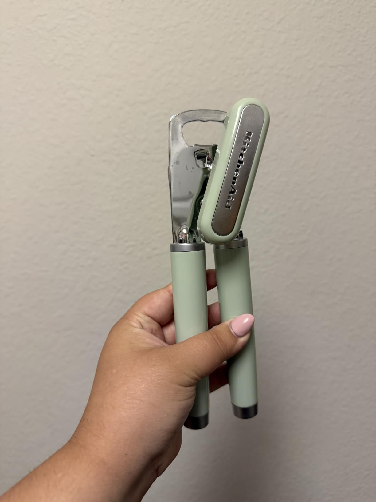 KitchenAid Classic Multifunction Can Opener and Bottle Opener Easy to Use, Razor Sharp Stainless Steel Cutting Wheel, Soft Ergonomic Handles, Black customer photo 2