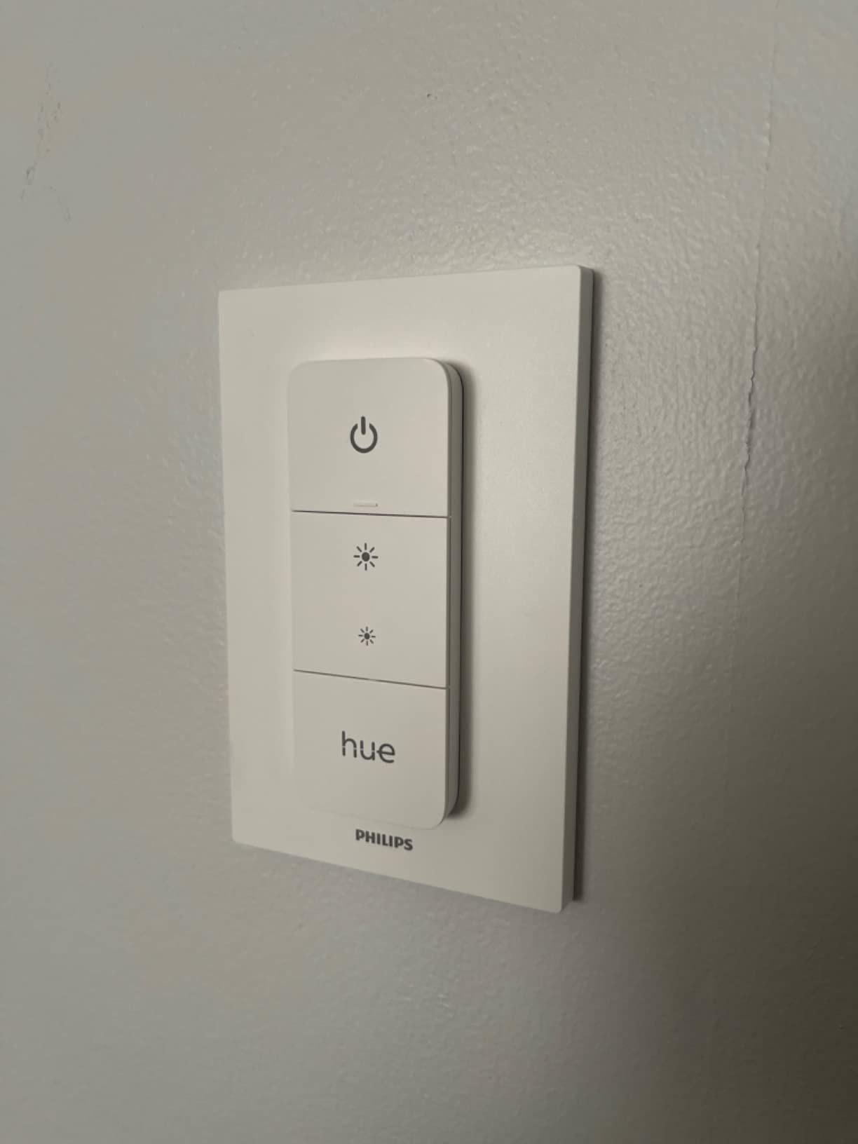 Philips Hue Smart Dimmer Switch Remote, 1-Pack, White customer photo 2