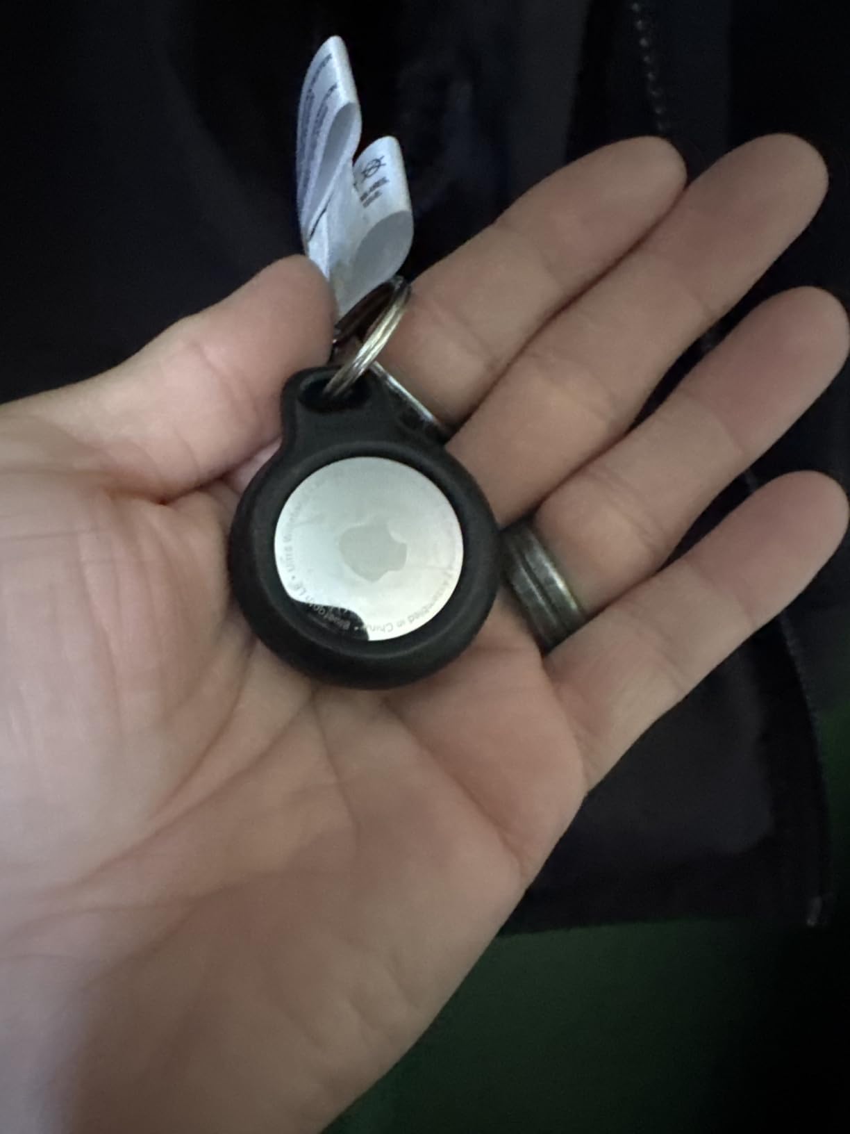 Belkin Apple AirTag Holder Keychain with Key Ring, Scratch-Resistant customer photo 2