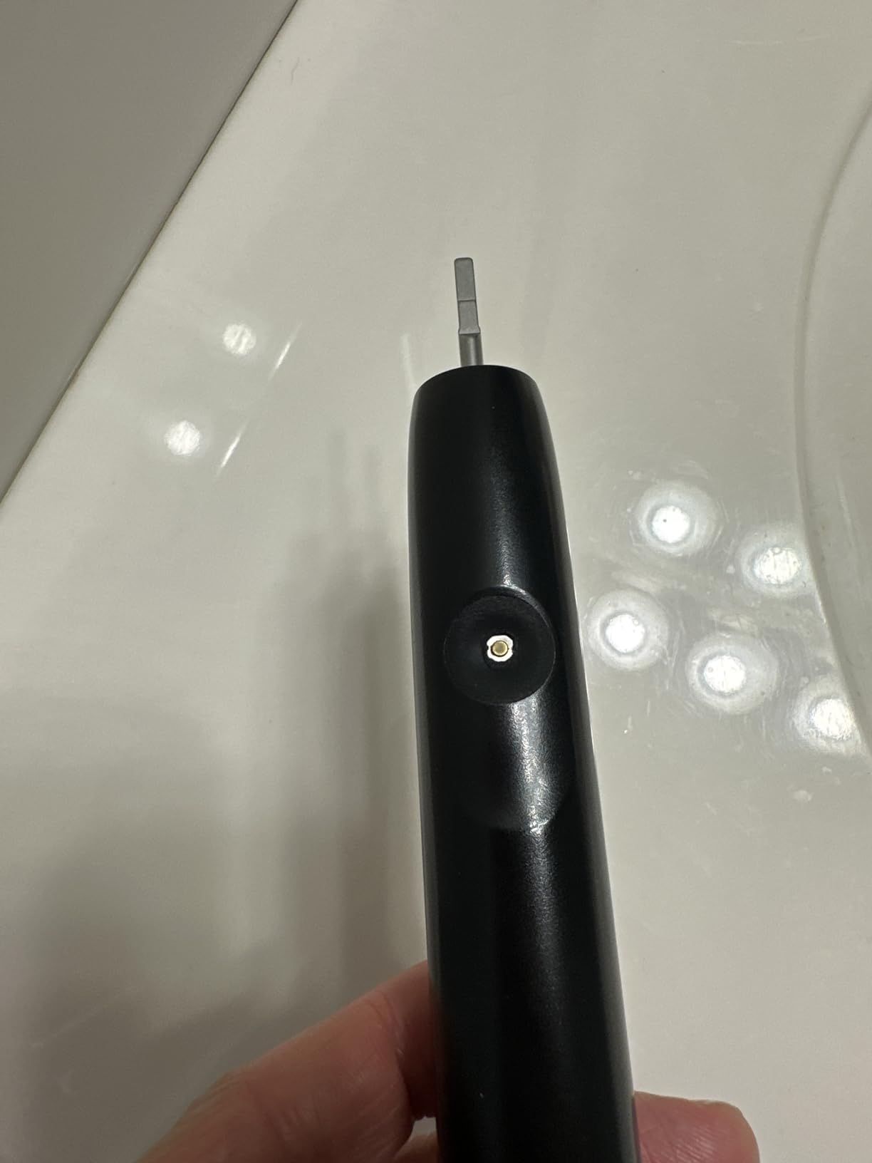 Philips Sonicare 4100 Rechargeable Electric Toothbrush, 1 Brush Head, Black customer photo 1