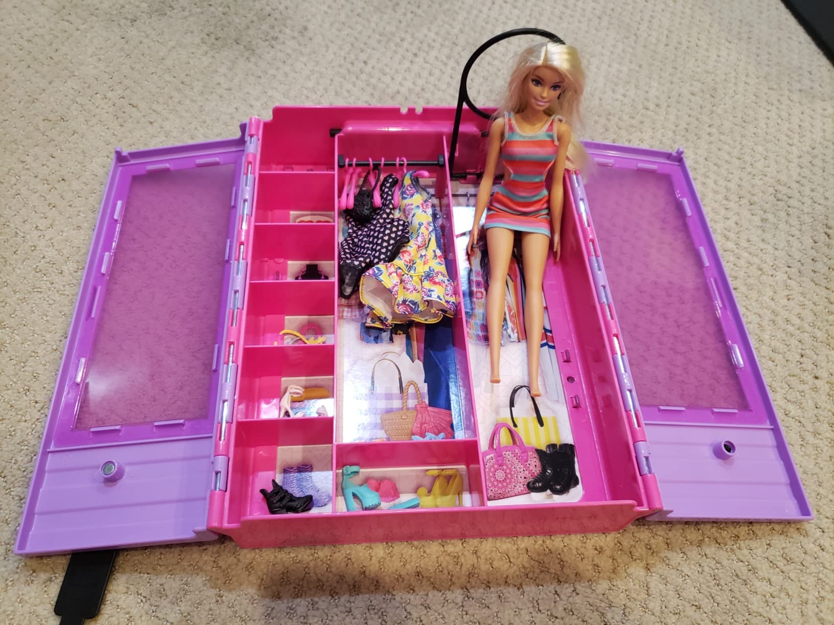 Barbie Fashionistas Ultimate Closet Portable Fashion Toy with Doll, Clothing, Accessories and Hangers, Gift for 3 Years Old and Up customer photo 1