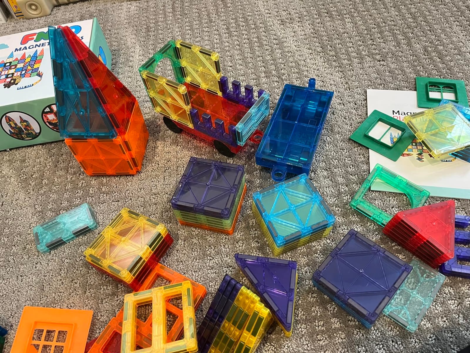 FNJO Magnetic Tiles, 100PCS Building Blocks, STEM Magnets Building Toy Set, Preschool Kindergarten Construction Stacking Toy, School Teacher Supplies, Classroom Must Haves customer photo 1