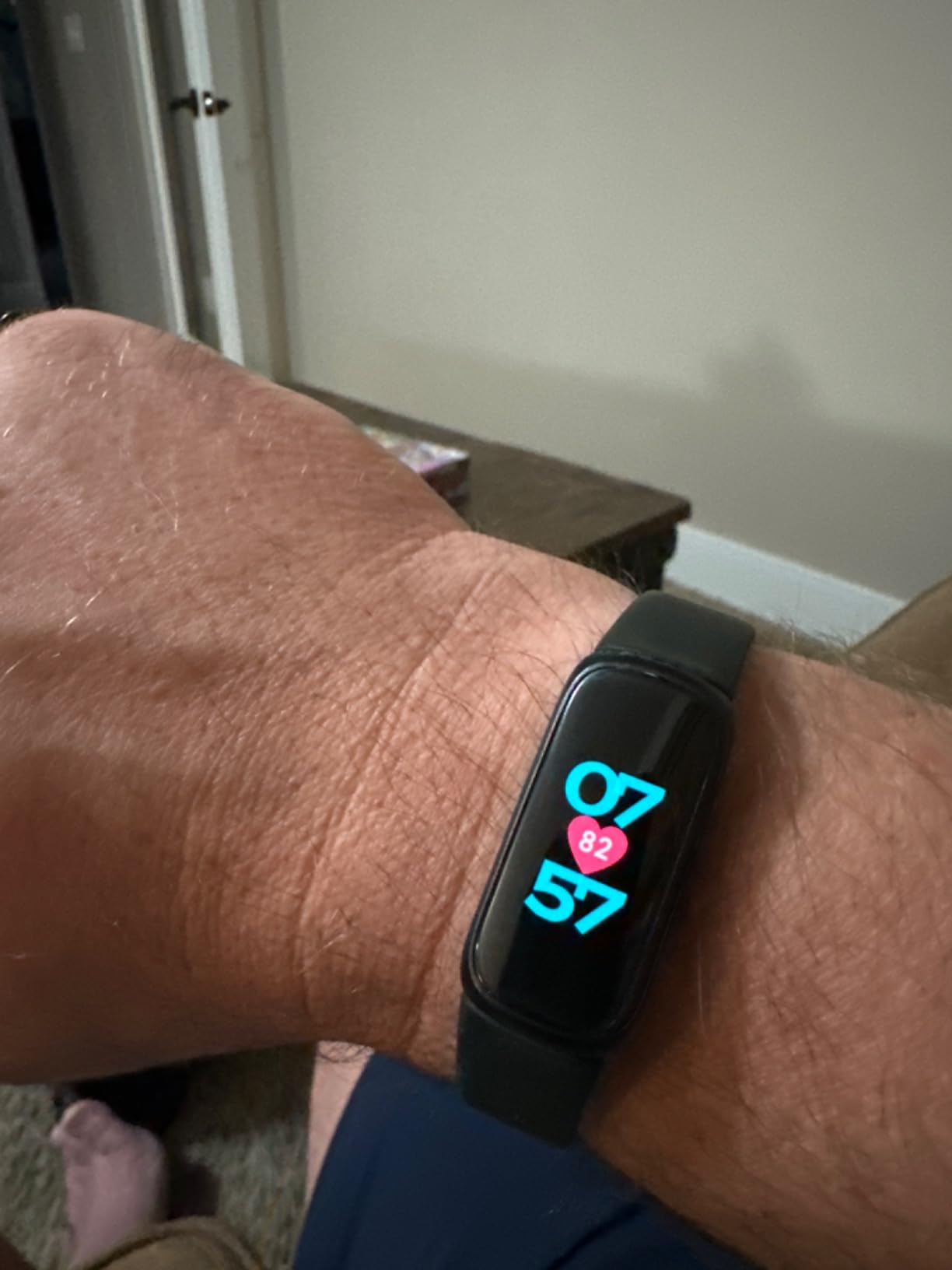 Fitbit Inspire 3 Fitness Tracker – Advanced Health Insights with Stress Management, Workout Intensity & Sleep Tracking, 24/7 Heart Rate, Includes Small and Large Classic Bands (Midnight Zen/Black) customer photo 2