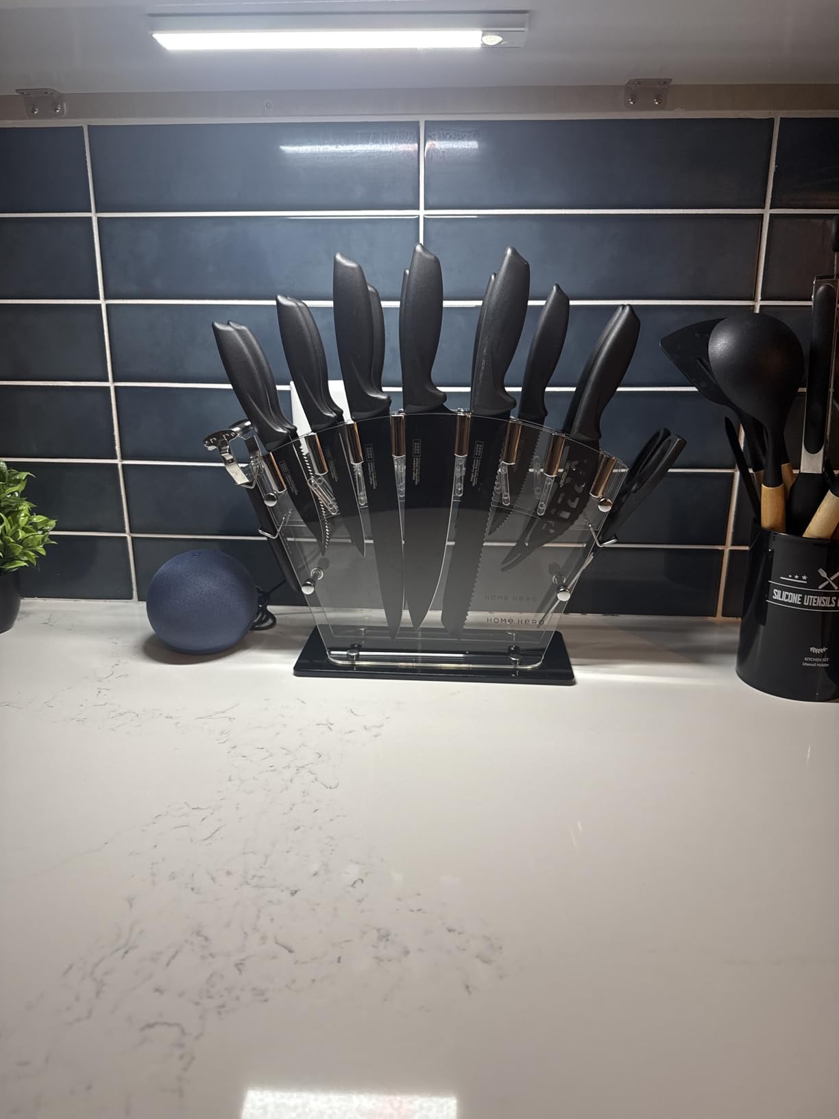 Home Hero High Carbon Stainless Steel Knife Set - Chef Knife Set Precision Slicing & Versatility - Nonstick Ceramic Coated Blades & Easy Cleaning - Ergonomic Handles & Secure Grip - 12-Piece, Black customer photo 1