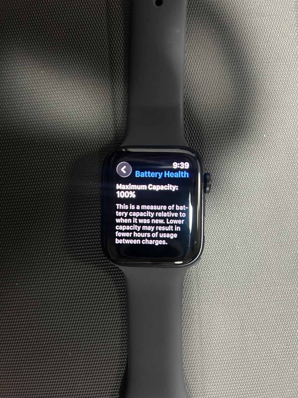 Apple Watch SE (2nd Gen) (GPS + Cellular, 44mm) - Midnight Aluminum Case with Midnight Sport Band, M/L (Renewed) customer photo 2