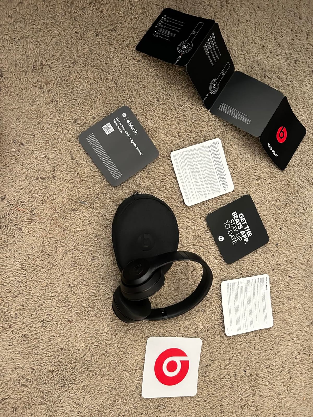 Beats Solo3 - Wireless Bluetooth On-Ear Headphones, Apple & Android Compatible, Up to 40H of Battery Life - Silver (Latest Model) customer photo 2