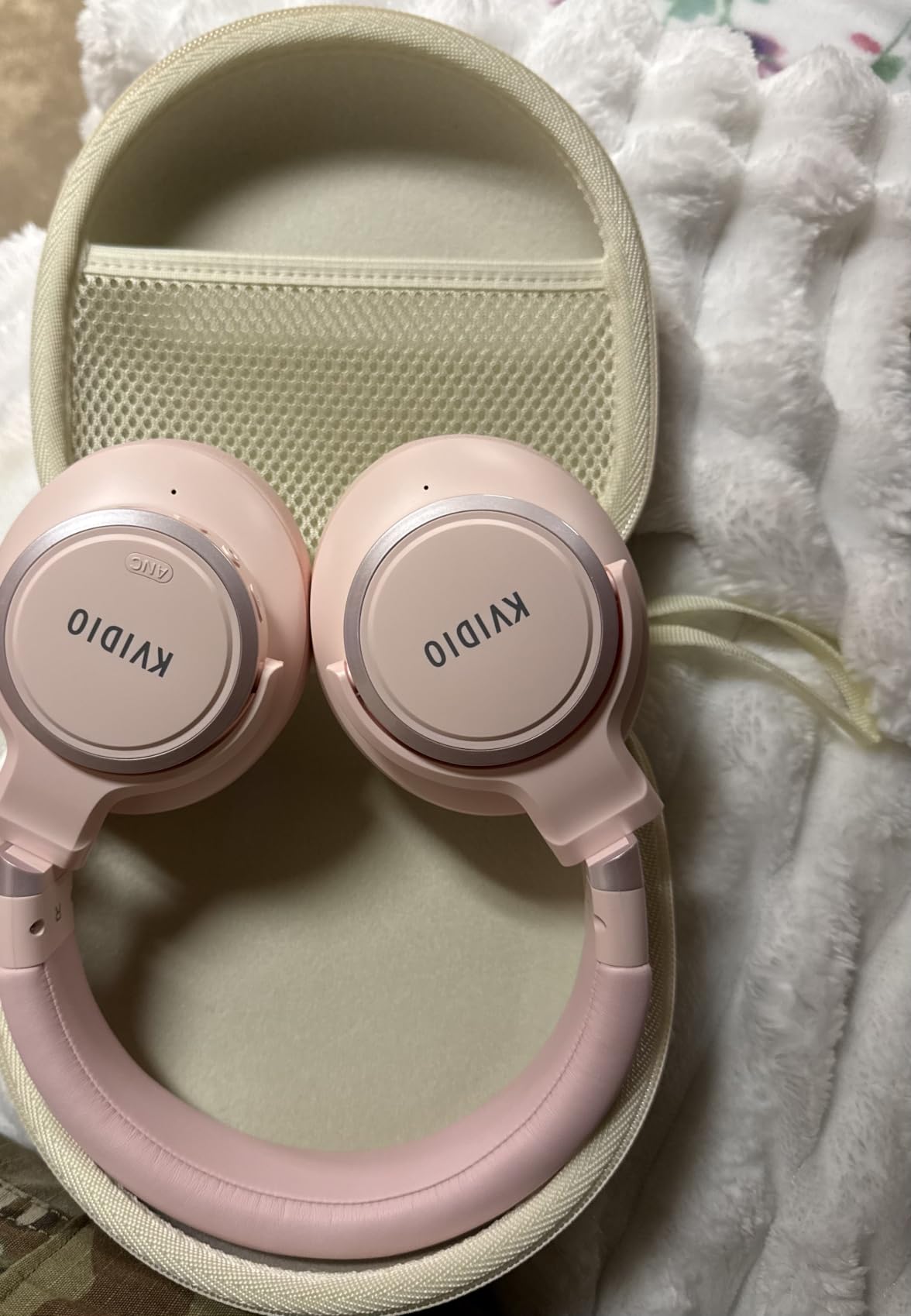 KVIDIO Hybrid Active Noise Cancelling Headphones Over Ear customer photo 1