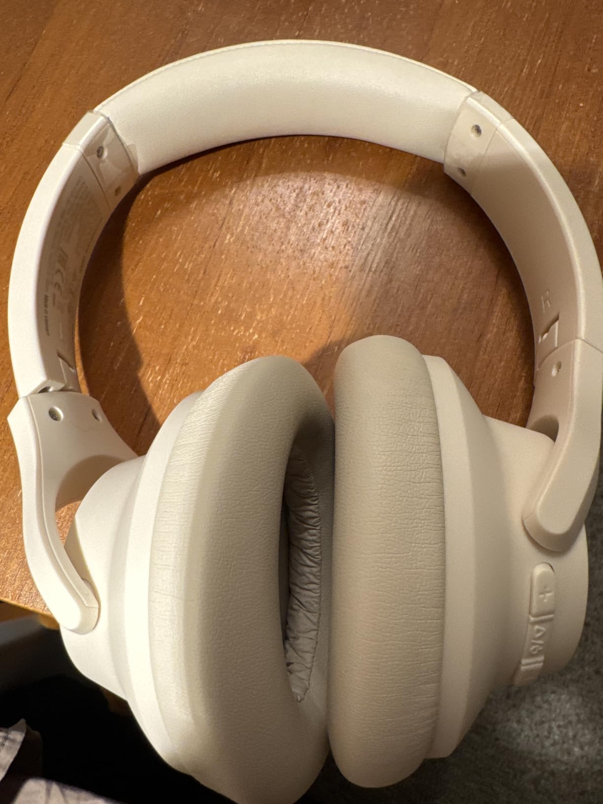 Soundcore by Anker Q20i Hybrid Active Noise Cancelling Headphones, White customer photo 2