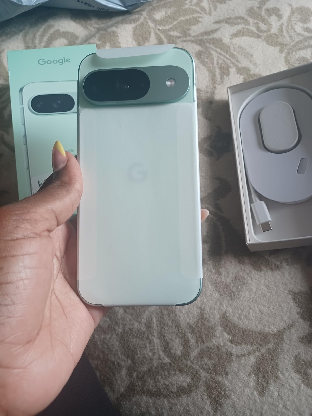 Google Pixel 9 - Unlocked Android Smartphone with Gemini, 24-Hour Battery, Advanced Camera, and 6.3