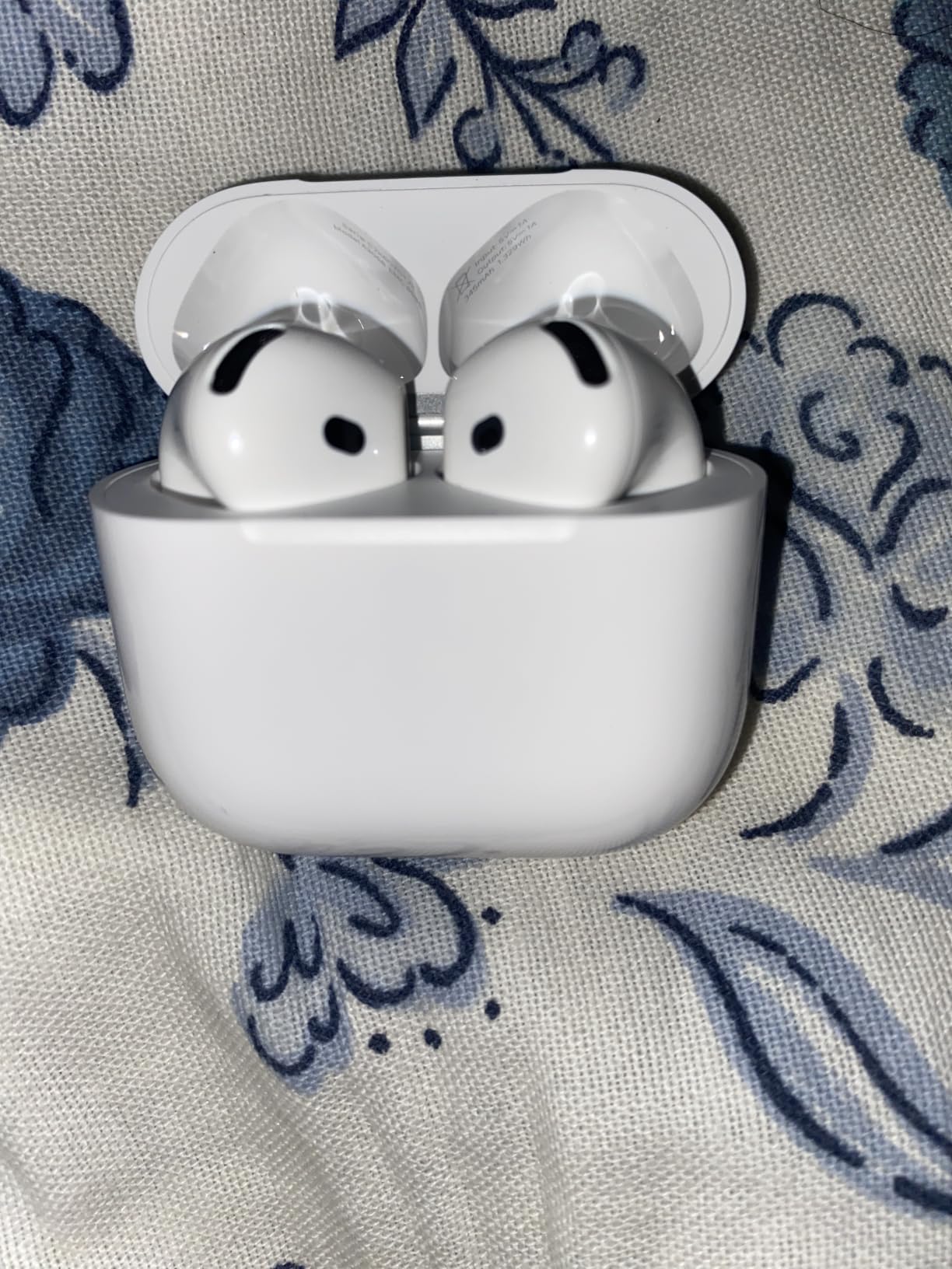 Apple AirPods 4 Wireless Earbuds customer photo 1