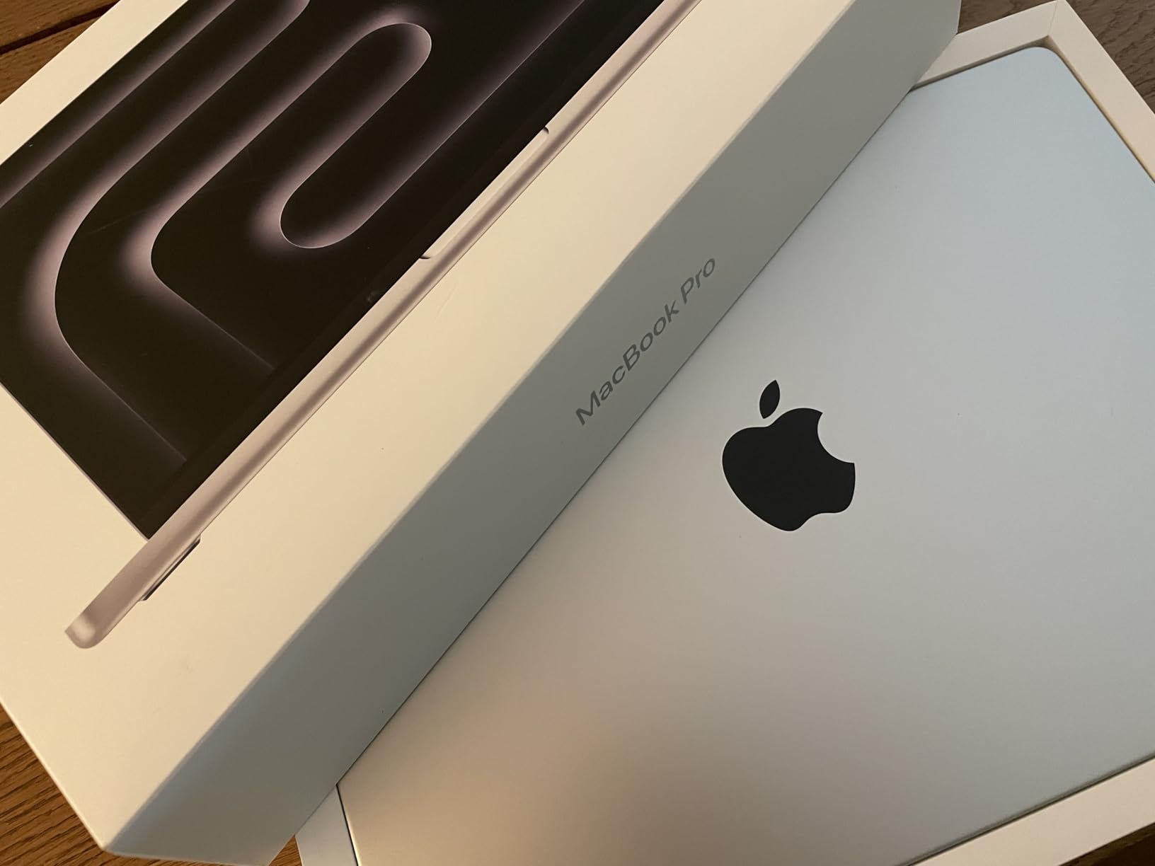 Apple 2024 MacBook Pro Laptop with M4 Pro, 12‑core CPU, 16‑core GPU: Built for Apple Intelligence 14.2-inch Liquid Retina XDR Display, 24GB Unified Memory, 512GB SSD Storage; Space Black customer photo 1