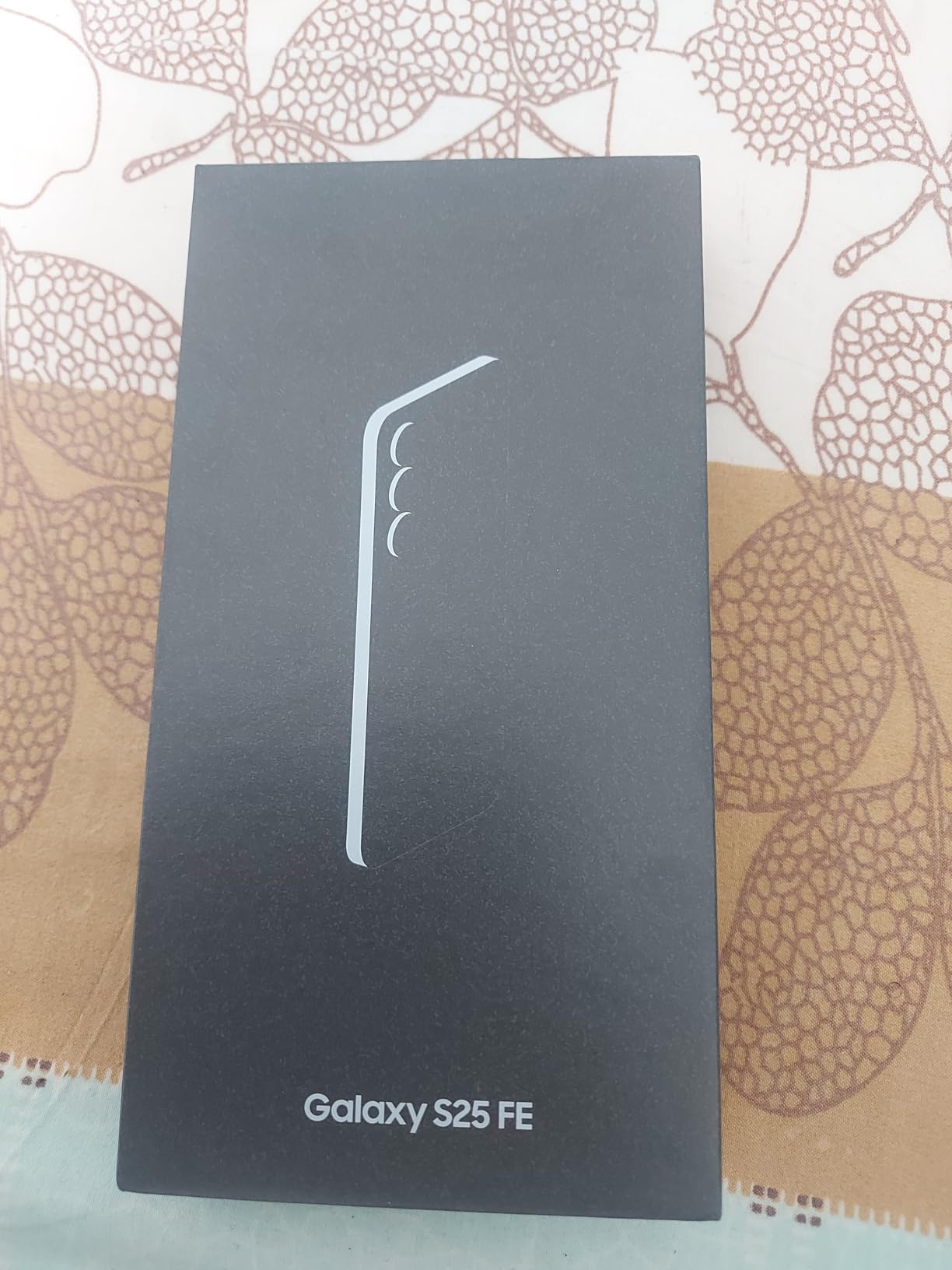 Samsung Galaxy S25 FE Cell Phone (2025), 128GB AI Smartphone, JetBlack customer photo 1