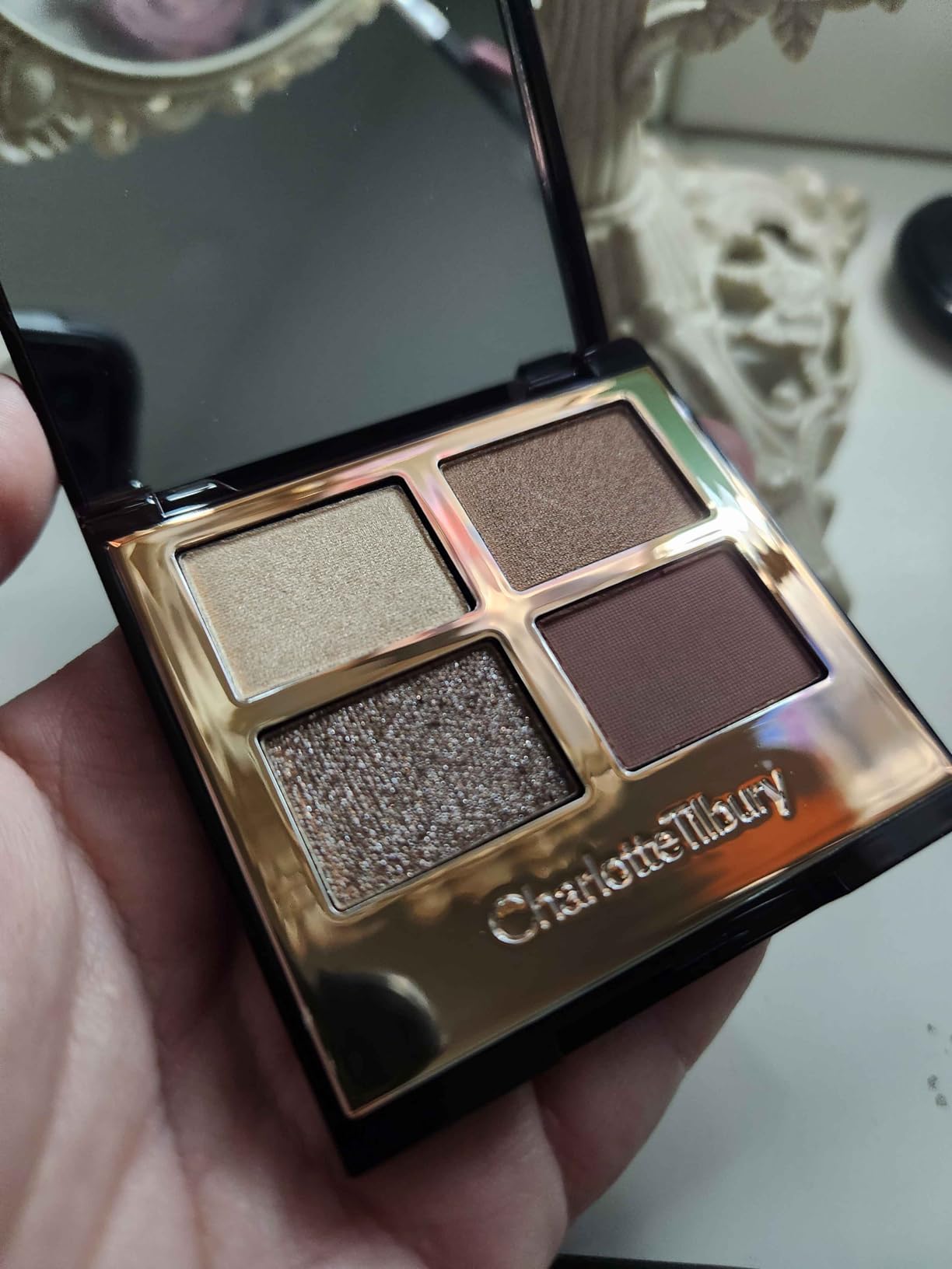 Charlotte Tilbury Luxury Palette Eyeshadow - Shimmer, Metallic & Satin Matte Eyeshadow Quad with a Rich Powder Formula - Includes 4 Complementary Shades customer photo 2
