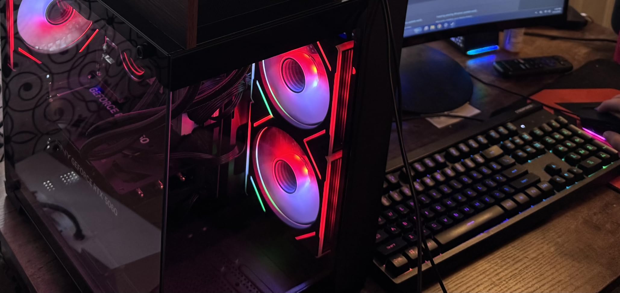 YAWYORE Gaming PC, AMD Ryzen 7 5700X, GeForce RTX 5060 Desktop Computer customer photo 2