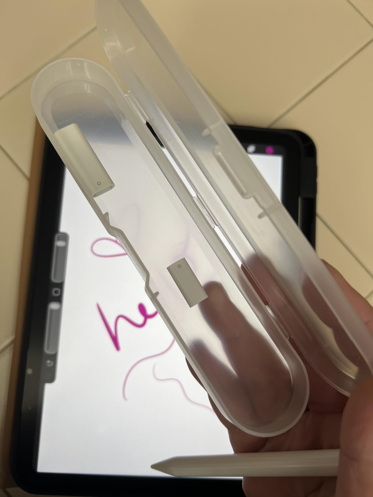 Apple Pencil for iPad (1st Generation) Bluetooth and Lightning connector -White (Renewed) customer photo 1