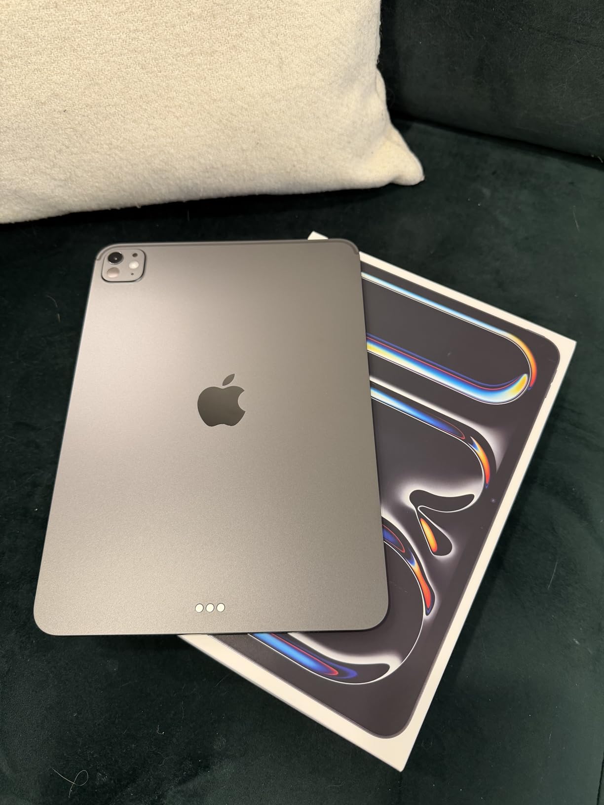 Apple iPad Pro 11-inch (M5): Ultra Retina XDR Display, 256GB, Landscape 12MP Front Camera/12MP Back Camera, LiDAR Scanner, Wi-Fi 7 with Apple N1, Face ID, All-Day Battery Life — Space Black customer photo 2