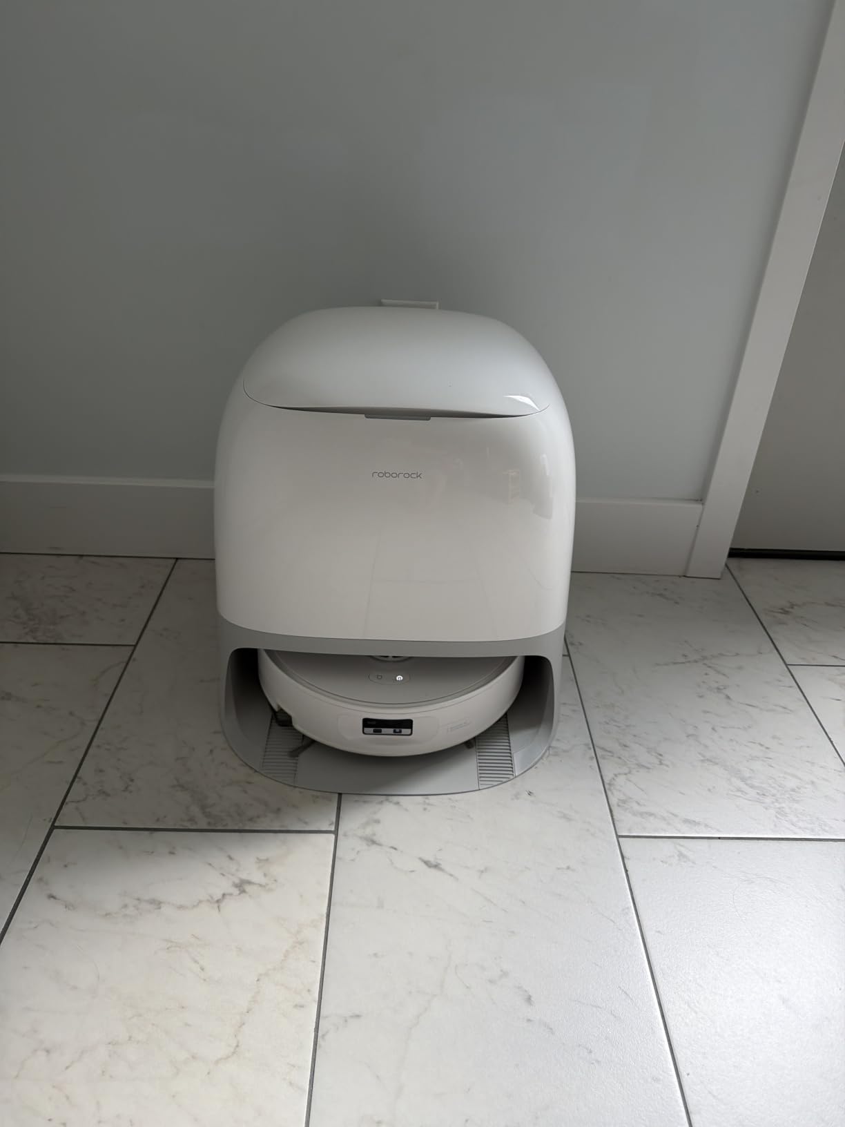 roborock Qrevo Curv 2 Flow 2026 New Robot Vacuum and Mop, 20,000 Pa, SpiraFlow Real-Time Self-Cleaning Roller Mop, Dual Zero-Tangle, AI Obstacle Avoidance, Heat-Washes & Dries Mop, Carpet Protection customer photo 1