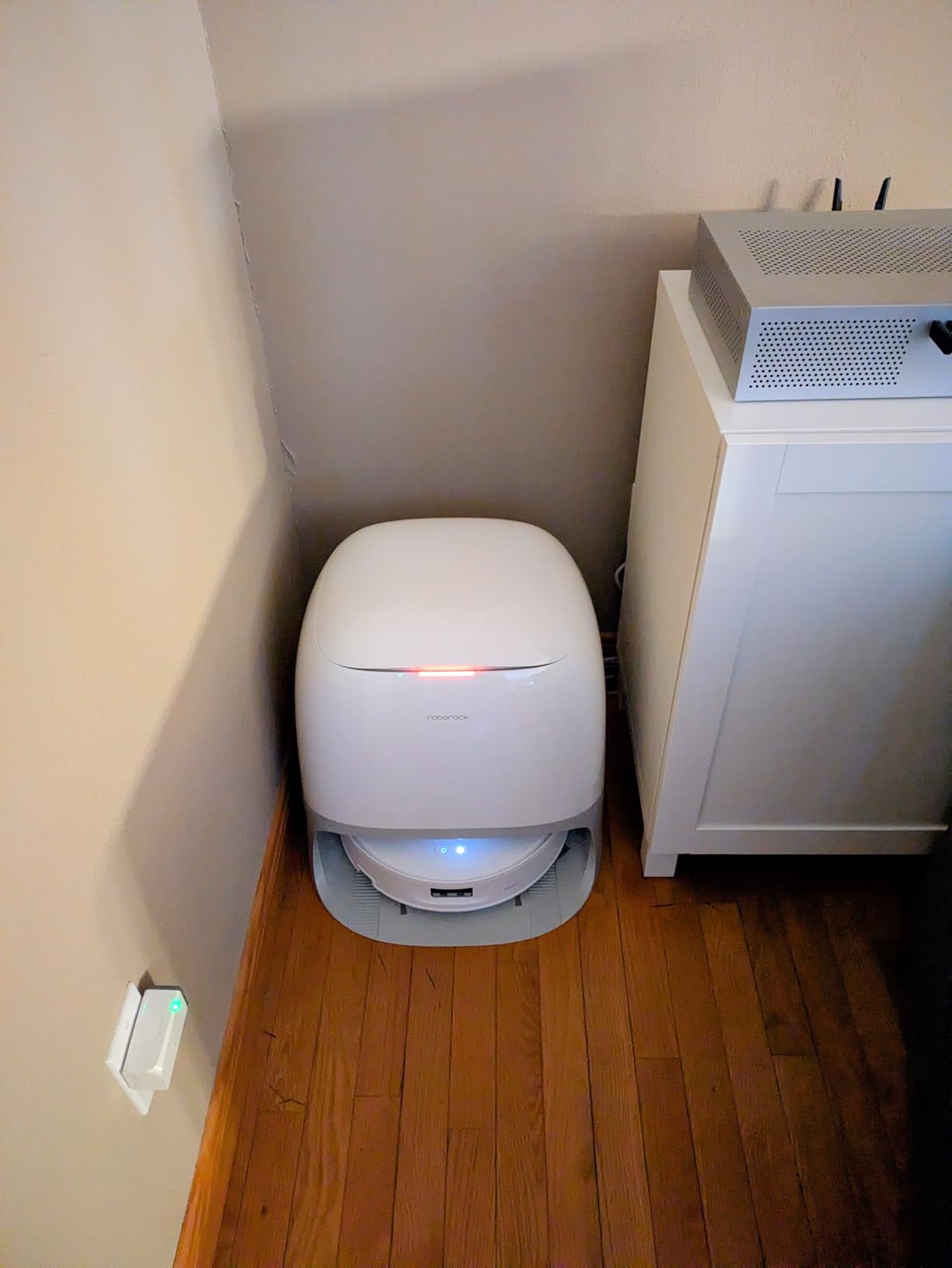 roborock Qrevo Curv 2 Flow 2026 New Robot Vacuum and Mop, 20,000 Pa, SpiraFlow Real-Time Self-Cleaning Roller Mop, Dual Zero-Tangle, AI Obstacle Avoidance, Heat-Washes & Dries Mop, Carpet Protection customer photo 2
