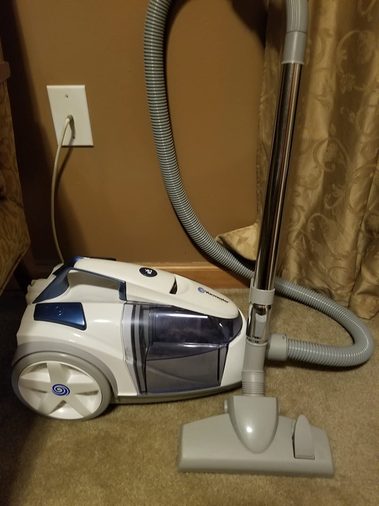 Vacmaster Ultra Silent Bagless Canister Vacuum CC0501 customer photo 2