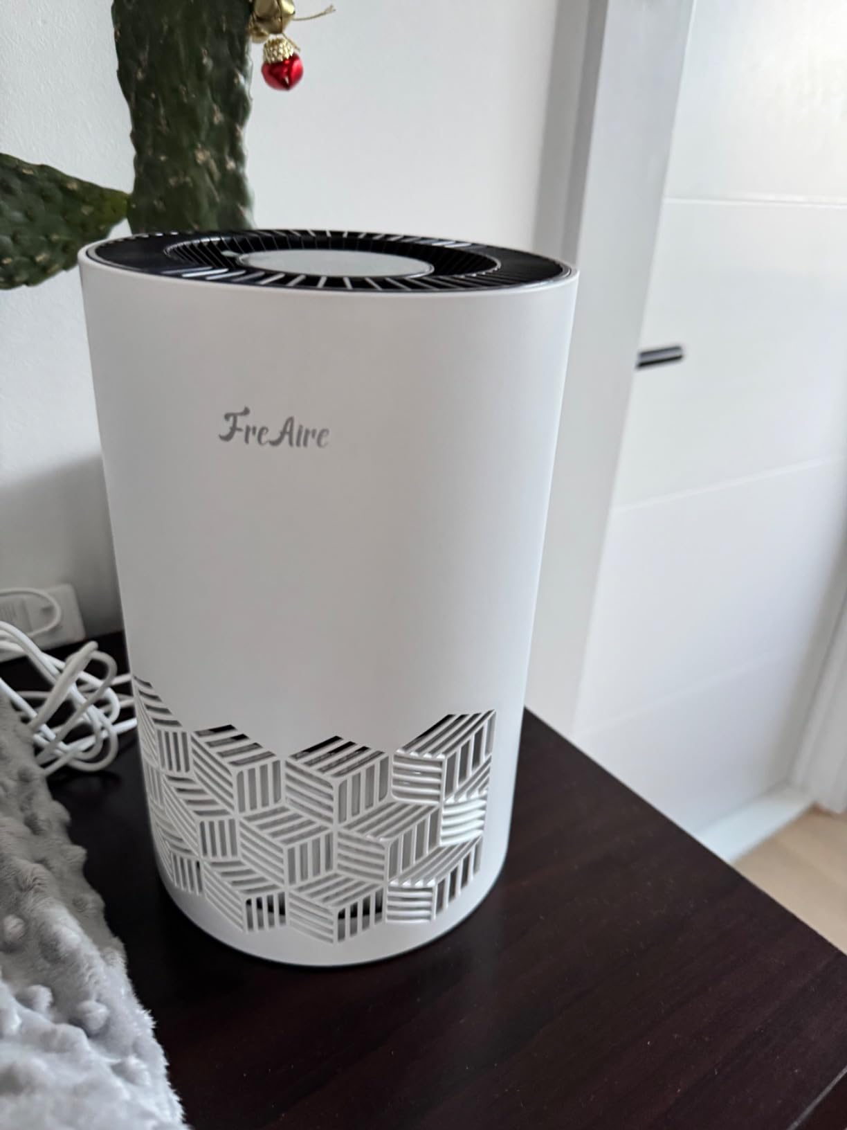 FreAire Air Purifiers for Bedroom Up to 1086 Ft², KN6391RGB, Black customer photo 1