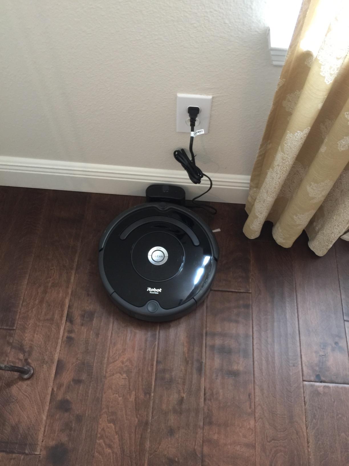 iRobot Roomba Max 715X Pet Robot Vacuum, 30,000Pa Suction, Dual Rubber Anti-Tangle Brushes & Side Brush, 90 Days Self-Emptying, PrecisionVision AI Obstacle Avoidance, 3D Mapping, Advanced Dirt Detect customer photo 2